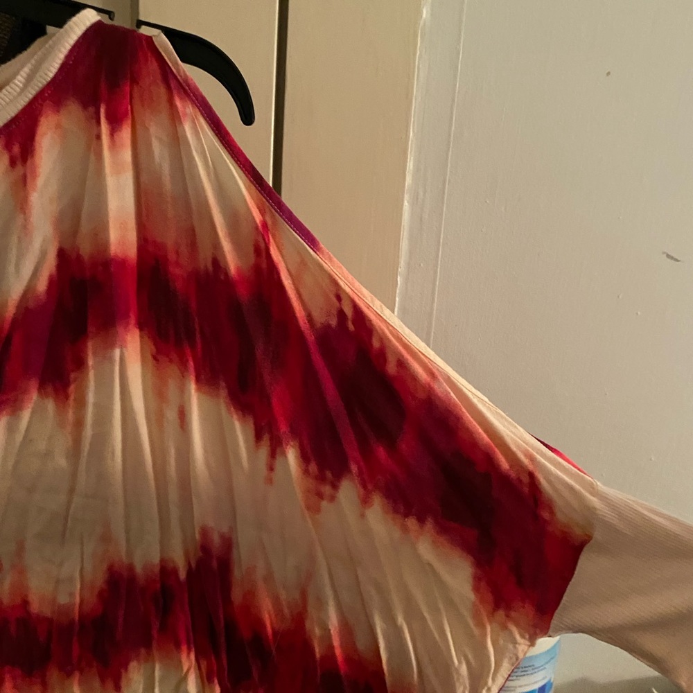 Top - Picture 2 of 3